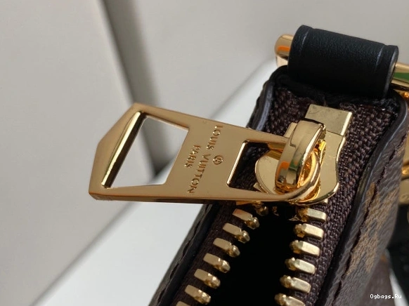 ODEON LOUIS VUITTON 0113